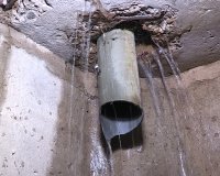 В домах на ул. Дзержинского талая вода хлынула в подвалы