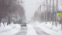 Школьник попал под машину, переходя дорогу в неположенном месте