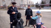 Автополицейские провели беседы с детьми и подростками о соблюдении правил дорожного движения