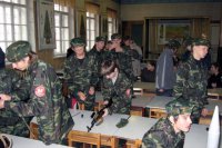 Десятиклассники проходят пятидневные военные сборы