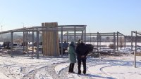 Морозы не останавливают строительные работы на территории озера-парка