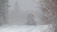 Снег с улиц вывезут позже