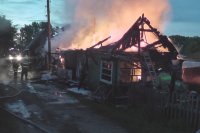 Сегодня ночью в первом садоводстве сгорели два садовых дома