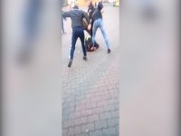 В сетях обсуждают видео драки подростков