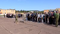 Десятиклассники участвуют в традиционных военных сборах